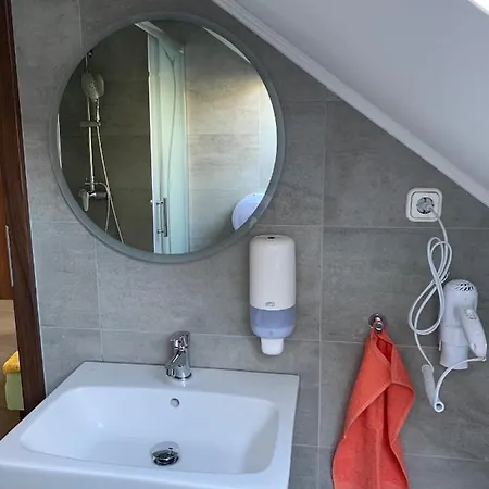 Bed & Breakfast Balaton Kinizsi Apartman