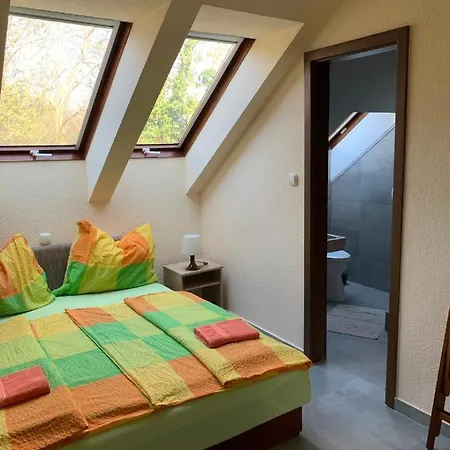 Balaton Kinizsi Apartman Bed & Breakfast