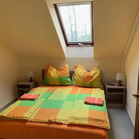 Balaton Kinizsi Alojamento de Acomodação e Pequeno-almoço 3*