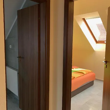 Alojamento de Acomodação e Pequeno-almoço Balaton Kinizsi 3*