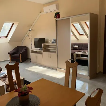 Balaton Kinizsi Apartman *