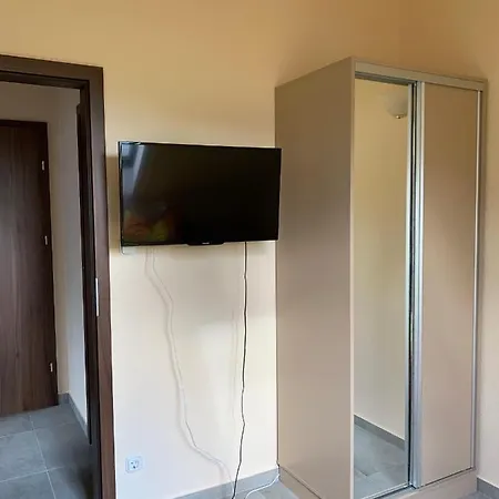 Bed & Breakfast Balaton Kinizsi Apartman
