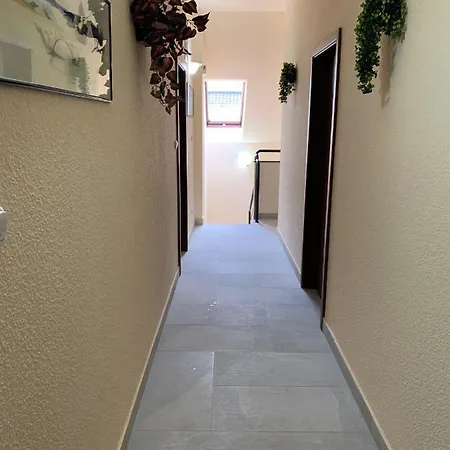 Balaton Kinizsi Apartman Bed & Breakfast