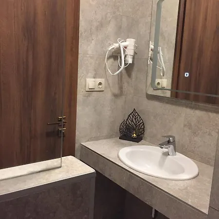 Balaton Kinizsi Apartman *