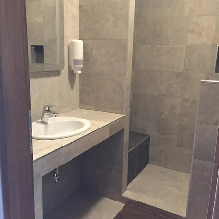 Balaton Kinizsi Alojamento de Acomodação e Pequeno-almoço 3*