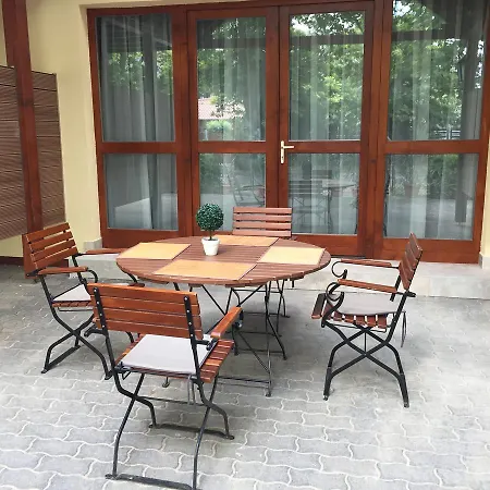 Balaton Kinizsi Apartman *