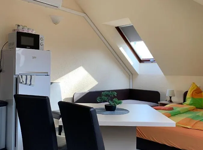 Frühstückspension Balaton Kinizsi Apartman