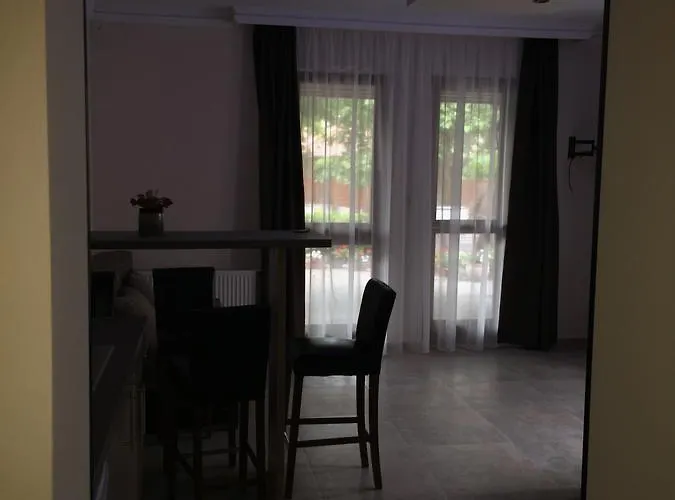 Balaton Kinizsi Apartman Frühstückspension