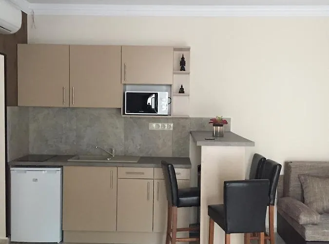 Balaton Kinizsi Apartman Frühstückspension 3*