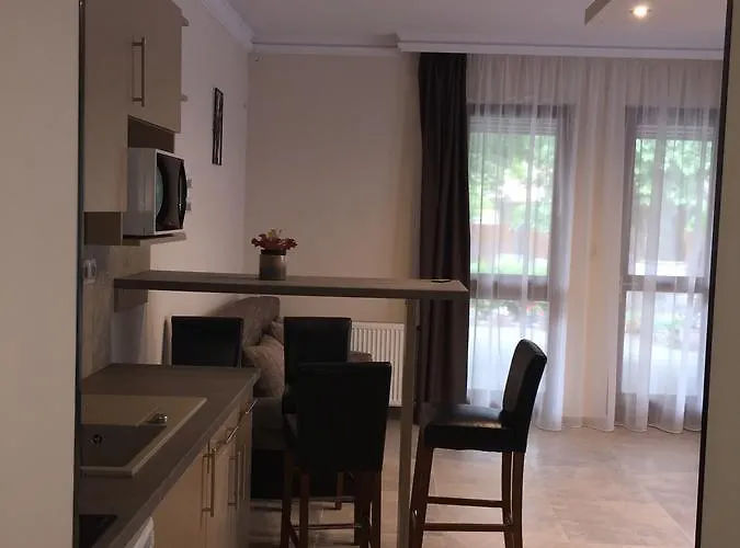 Balaton Kinizsi Apartman Frühstückspension Siófok